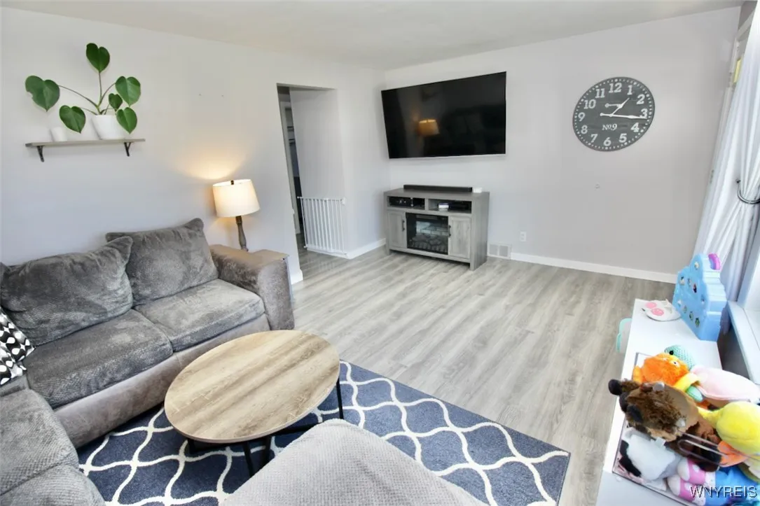 17 Ontario Drive, Cheektowaga, New York 14225, Cheektowaga, New York 14225, 3 Bedrooms Bedrooms, 7 Rooms Rooms,1 BathroomBathrooms,Residential,Closed,17 Ontario Drive, Cheektowaga, New York 14225,0,B1602825