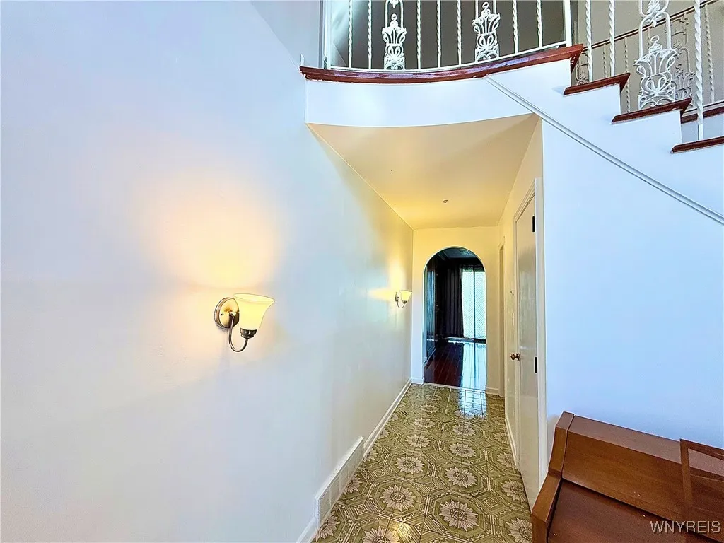 134 Crestwood Lane, Amherst, New York 14221, Amherst, New York 14221, 4 Bedrooms Bedrooms, 9 Rooms Rooms,2 BathroomsBathrooms,Residential,Closed,134 Crestwood Lane, Amherst, New York 14221,0,B1601424