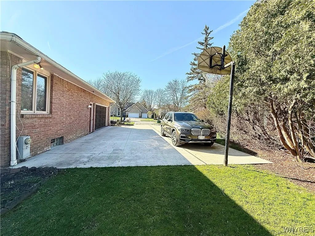 134 Crestwood Lane, Amherst, New York 14221, Amherst, New York 14221, 4 Bedrooms Bedrooms, 9 Rooms Rooms,2 BathroomsBathrooms,Residential,Closed,134 Crestwood Lane, Amherst, New York 14221,0,B1601424