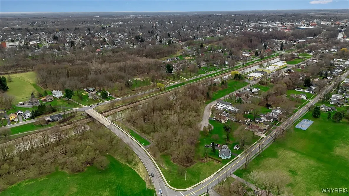 82 Lake Avenue, Lockport-city, New York 14094, Lockport City, New York 14094, 2 Bedrooms Bedrooms, 7 Rooms Rooms,1 BathroomBathrooms,Residential,For Sale,82 Lake Avenue, Lockport-city, New York 14094,0,B1600643