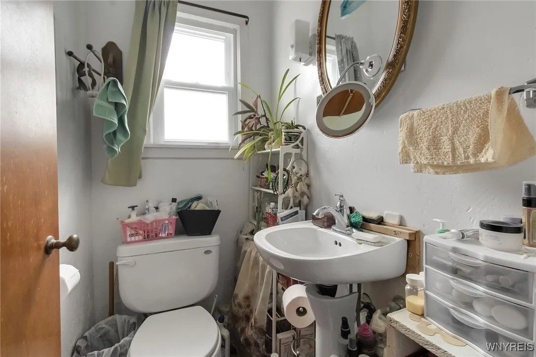 82 Lake Avenue, Lockport-city, New York 14094, Lockport City, New York 14094, 2 Bedrooms Bedrooms, 7 Rooms Rooms,1 BathroomBathrooms,Residential,For Sale,82 Lake Avenue, Lockport-city, New York 14094,0,B1600643