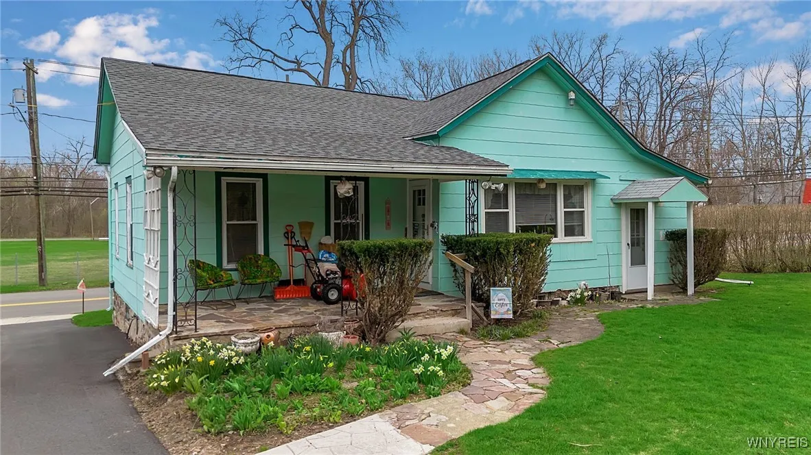 82 Lake Avenue, Lockport-city, New York 14094, Lockport City, New York 14094, 2 Bedrooms Bedrooms, 7 Rooms Rooms,1 BathroomBathrooms,Residential,For Sale,82 Lake Avenue, Lockport-city, New York 14094,0,B1600643