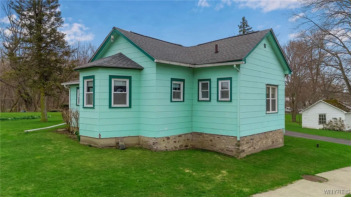 82 Lake Avenue, Lockport-city, New York 14094, Lockport City, New York 14094, 2 Bedrooms Bedrooms, 7 Rooms Rooms,1 BathroomBathrooms,Residential,For Sale,82 Lake Avenue, Lockport-city, New York 14094,0,B1600643