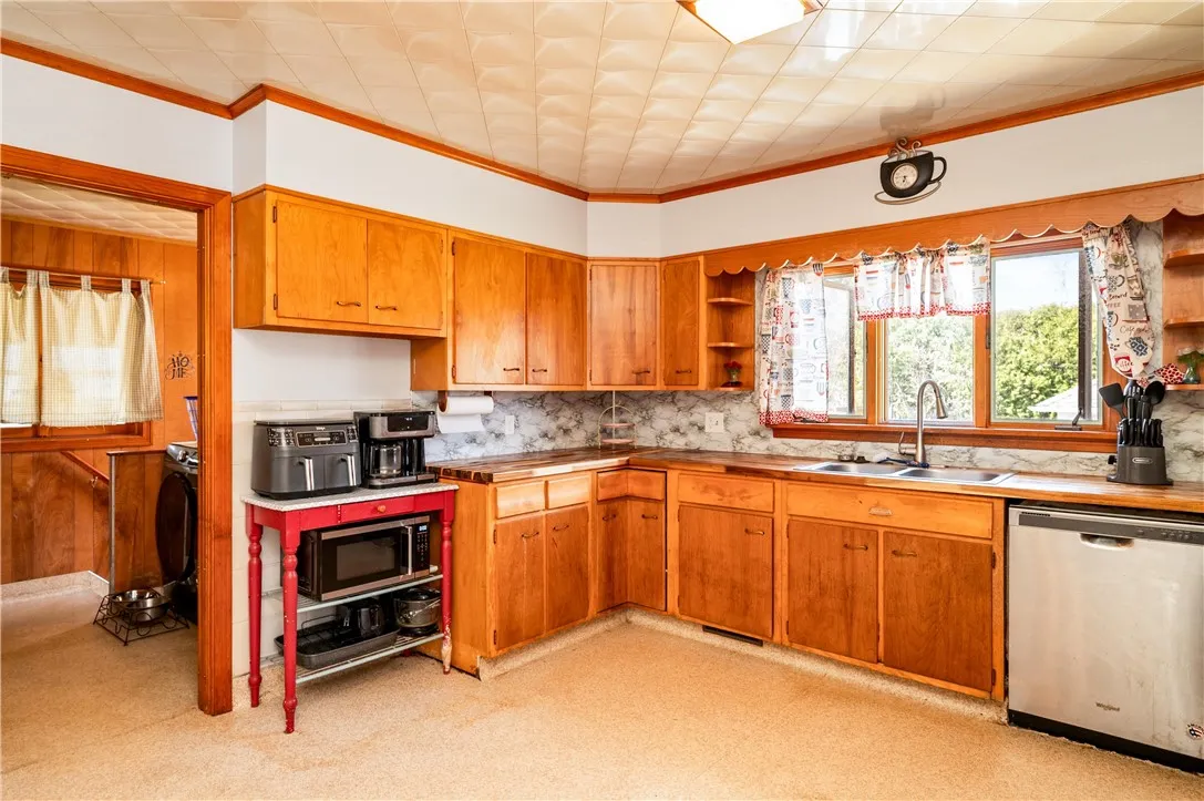 118 Herrick Street, Albion, New York 14411, Albion, New York 14411, 3 Bedrooms Bedrooms, 9 Rooms Rooms,1 BathroomBathrooms,Residential,Closed,118 Herrick Street, Albion, New York 14411,0,R1603079