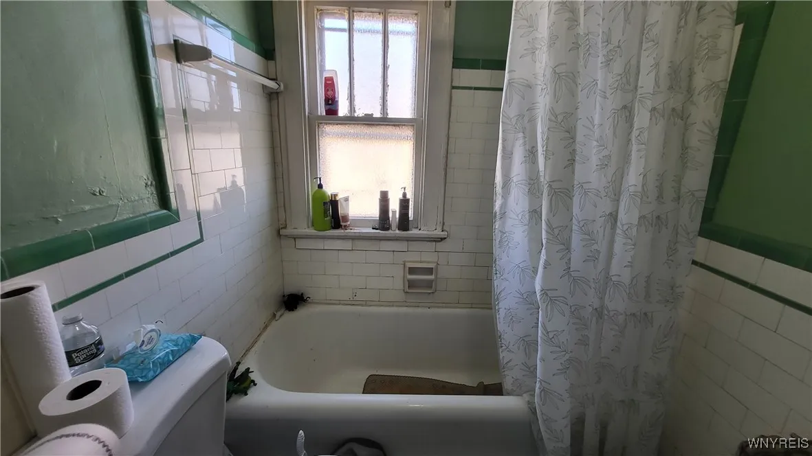 2047 Clinton Street, Buffalo, New York 14206, Buffalo, New York 14206, ,Commercial Sale,For Sale,2047 Clinton Street, Buffalo, New York 14206,B1602930