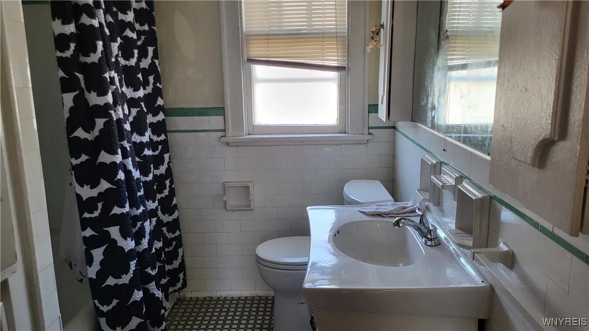 2047 Clinton Street, Buffalo, New York 14206, Buffalo, New York 14206, ,Commercial Sale,For Sale,2047 Clinton Street, Buffalo, New York 14206,B1602930