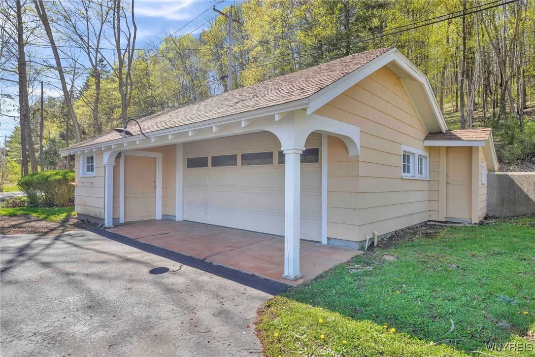 256 West Shore Road, Cuba, New York 14727, Cuba, New York 14727, 4 Bedrooms Bedrooms, 10 Rooms Rooms,3 BathroomsBathrooms,Residential,Closed,256 West Shore Road, Cuba, New York 14727,0,B1587561