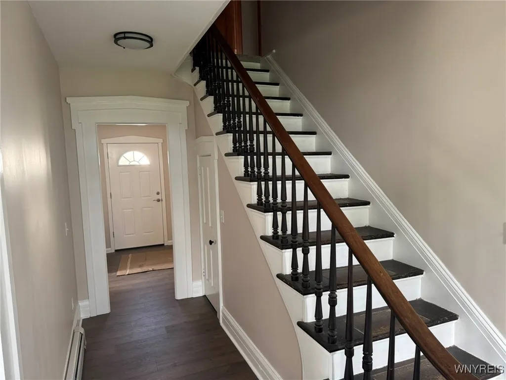 7310 Milestrip Road, Orchard Park, New York 14127, Orchard Park, New York 14127, 4 Bedrooms Bedrooms, 10 Rooms Rooms,2 BathroomsBathrooms,Residential,Closed,7310 Milestrip Road, Orchard Park, New York 14127,B1603116
