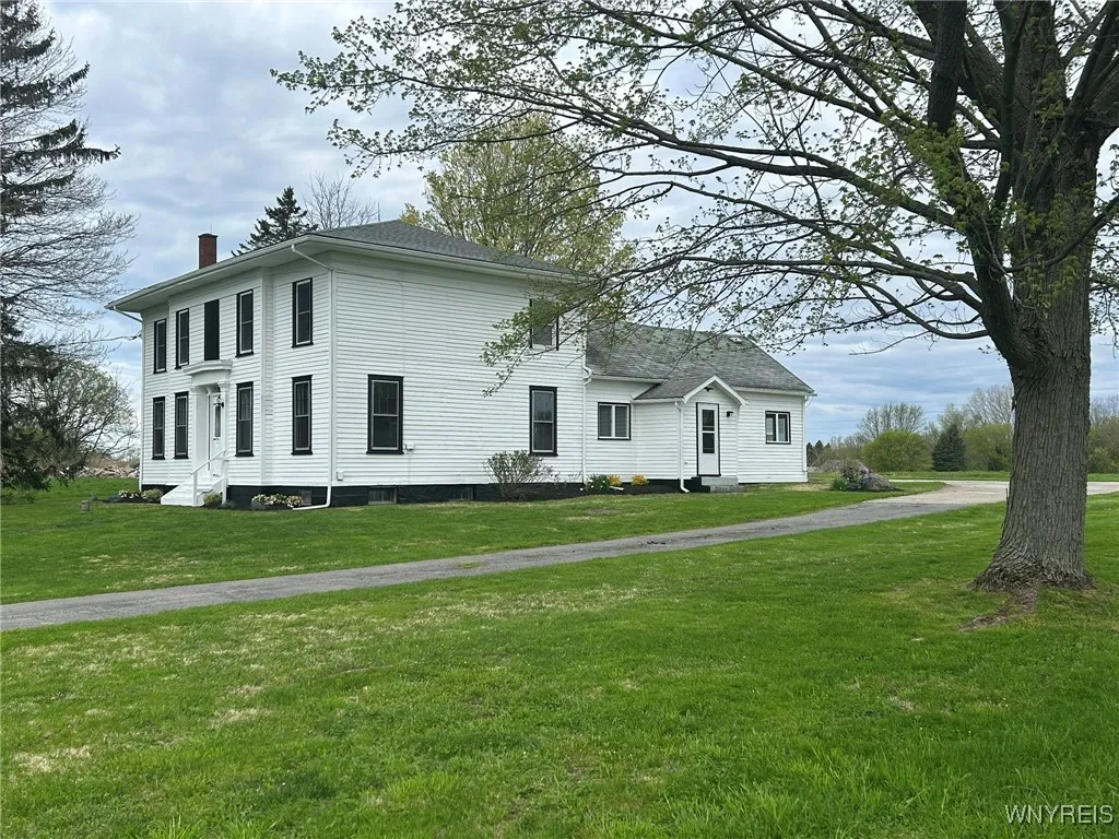 7310 Milestrip Road, Orchard Park, New York 14127, Orchard Park, New York 14127, 4 Bedrooms Bedrooms, 10 Rooms Rooms,2 BathroomsBathrooms,Residential,Closed,7310 Milestrip Road, Orchard Park, New York 14127,B1603116