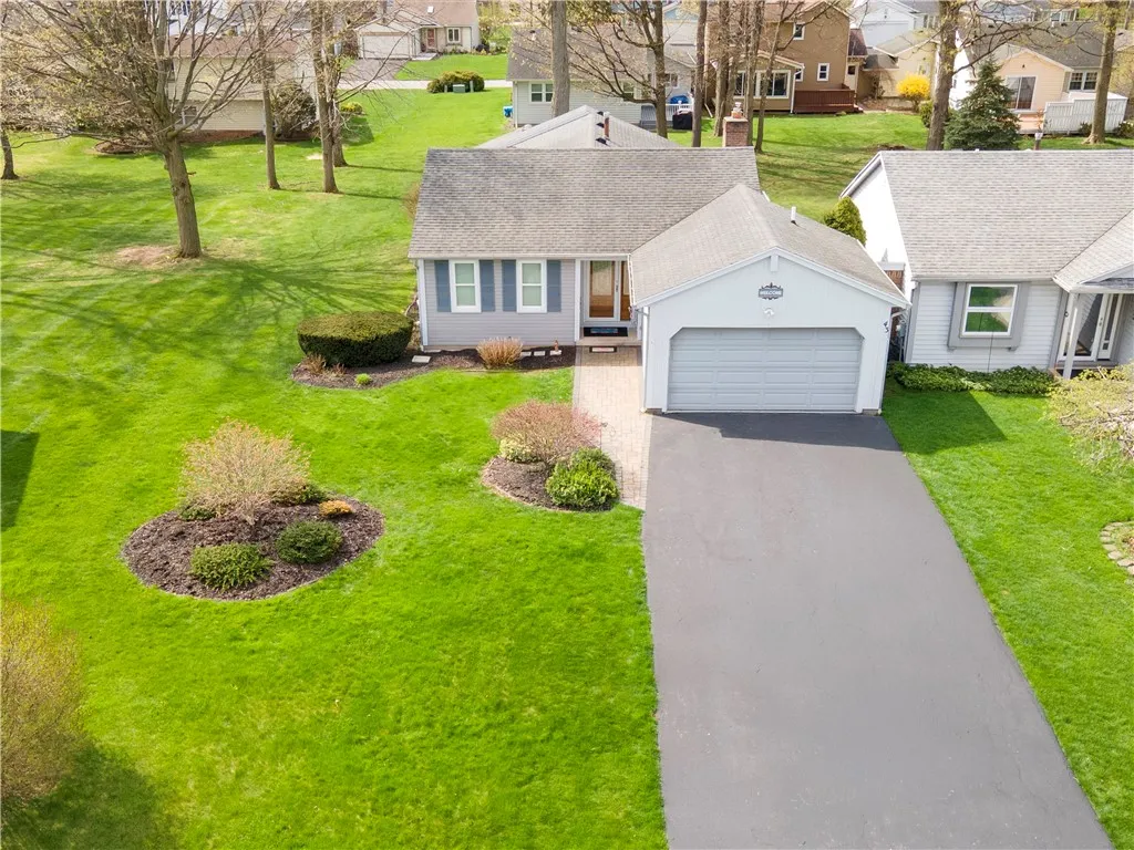 43 Ascott Lane, Webster, New York 14580, Webster, New York 14580, 3 Bedrooms Bedrooms, 7 Rooms Rooms,2 BathroomsBathrooms,Residential,Closed,43 Ascott Lane, Webster, New York 14580,0,R1598772