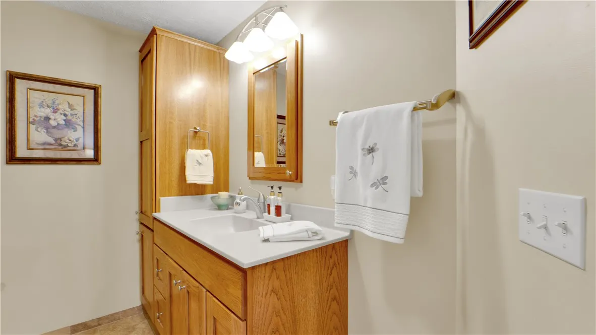 43 Ascott Lane, Webster, New York 14580, Webster, New York 14580, 3 Bedrooms Bedrooms, 7 Rooms Rooms,2 BathroomsBathrooms,Residential,Closed,43 Ascott Lane, Webster, New York 14580,0,R1598772