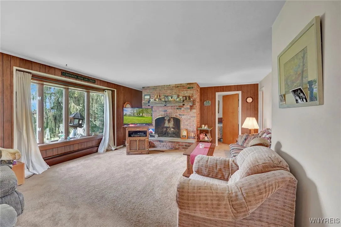 9247 North Protection Road, Holland, New York 1408, Holland, New York 14080, 2 Bedrooms Bedrooms, 6 Rooms Rooms,2 BathroomsBathrooms,Residential,Closed,9247 North Protection Road, Holland, New York 1408,B1602568