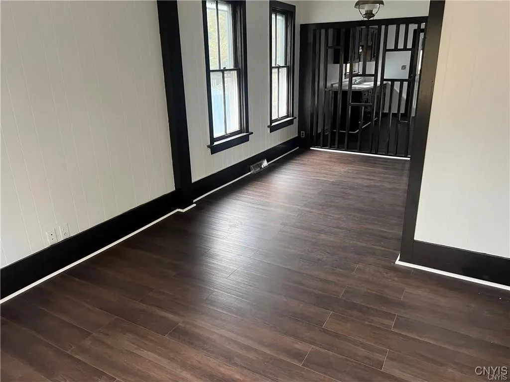2 Kellogg Avenue, Utica, New York 13502, Utica, New York 13502, 7 Bedrooms Bedrooms, ,4 BathroomsBathrooms,Residential,Closed,2 Kellogg Avenue, Utica, New York 13502,0,S1603302