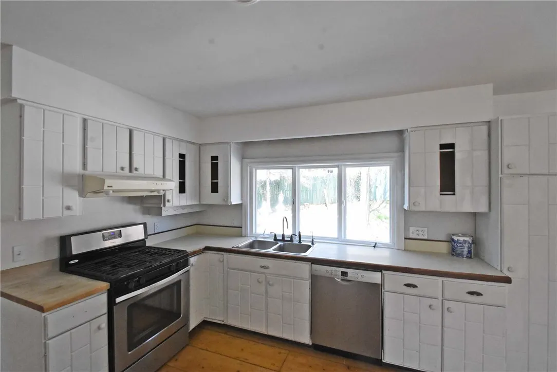 150 Monroe Drive, Horseheads, New York 14845, Horseheads, New York 14845, 4 Bedrooms Bedrooms, 9 Rooms Rooms,2 BathroomsBathrooms,Residential,For Sale,150 Monroe Drive, Horseheads, New York 14845,R1602754