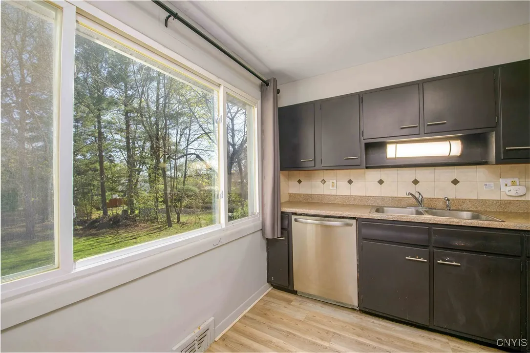 216 Pine Grove Street, Syracuse, New York 13210, Syracuse, New York 13210, 4 Bedrooms Bedrooms, 8 Rooms Rooms,2 BathroomsBathrooms,Residential,Closed,216 Pine Grove Street, Syracuse, New York 13210,0,S1603359