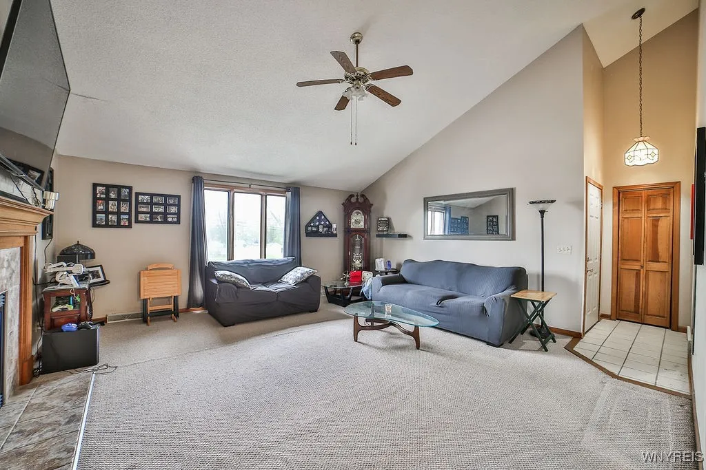 Large 2 Story Great room