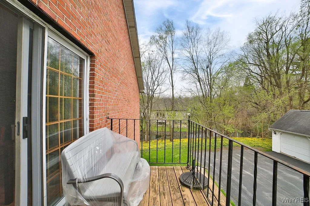 Outdoor balcony