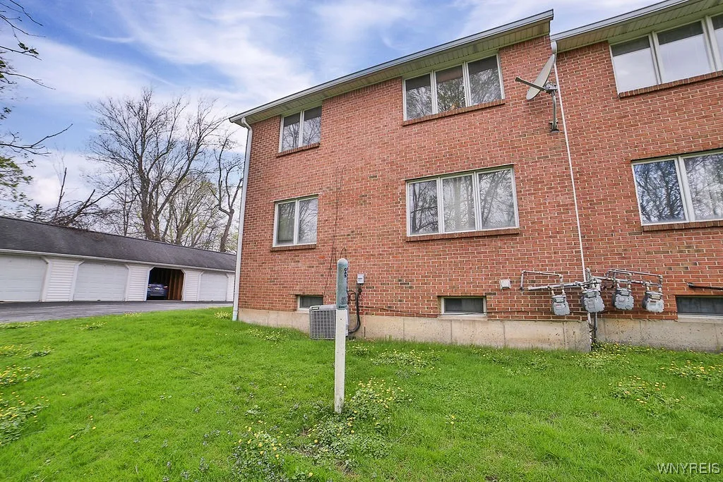 5797 Broadway Street 2, Lancaster, New York 14086, Lancaster, New York 14086, 2 Bedrooms Bedrooms, 8 Rooms Rooms,2 BathroomsBathrooms,Residential,Closed,5797 Broadway Street 2, Lancaster, New York 14086,0,B1603178