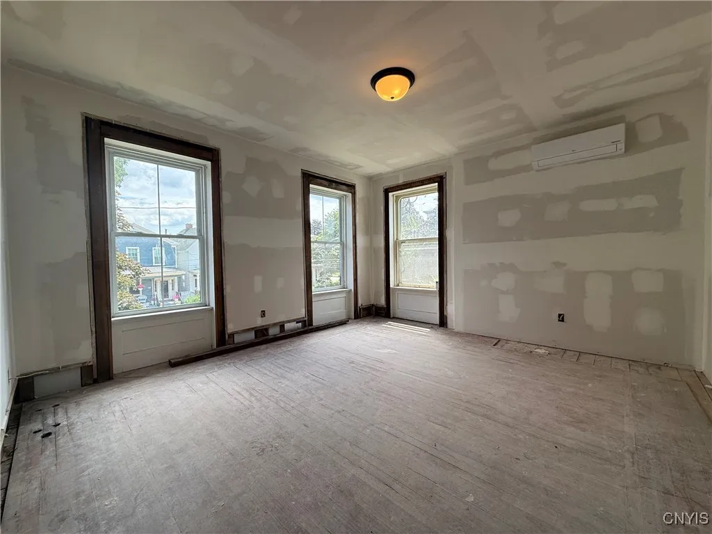 3rd bedroom upstairs
