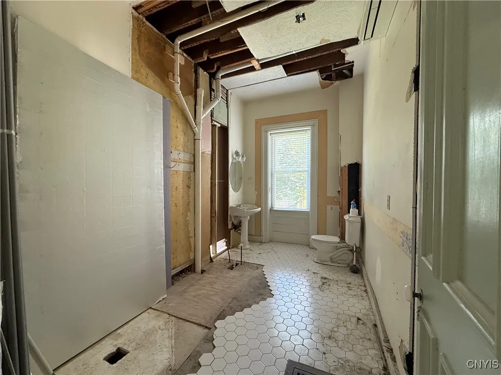 1st Floor unfinished bath