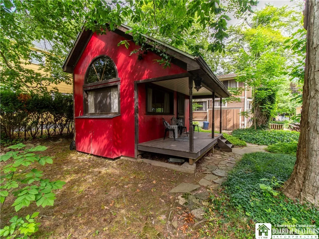 The little red bunkhouse!