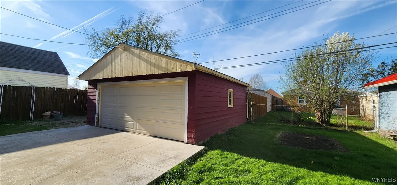 277 Heath Terrace, Tonawanda-town, New York 14223, Tonawanda, New York 14223, 4 Bedrooms Bedrooms, ,2 BathroomsBathrooms,Residential,Closed,277 Heath Terrace, Tonawanda-town, New York 14223,0,B1603113