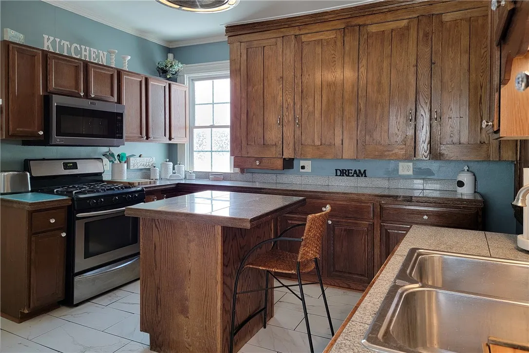 181 Lewis Street, Geneva City, New York 14456, Geneva City, New York 14456, 4 Bedrooms Bedrooms, 10 Rooms Rooms,1 BathroomBathrooms,Residential,For Sale,181 Lewis Street, Geneva City, New York 14456,0,R1602499