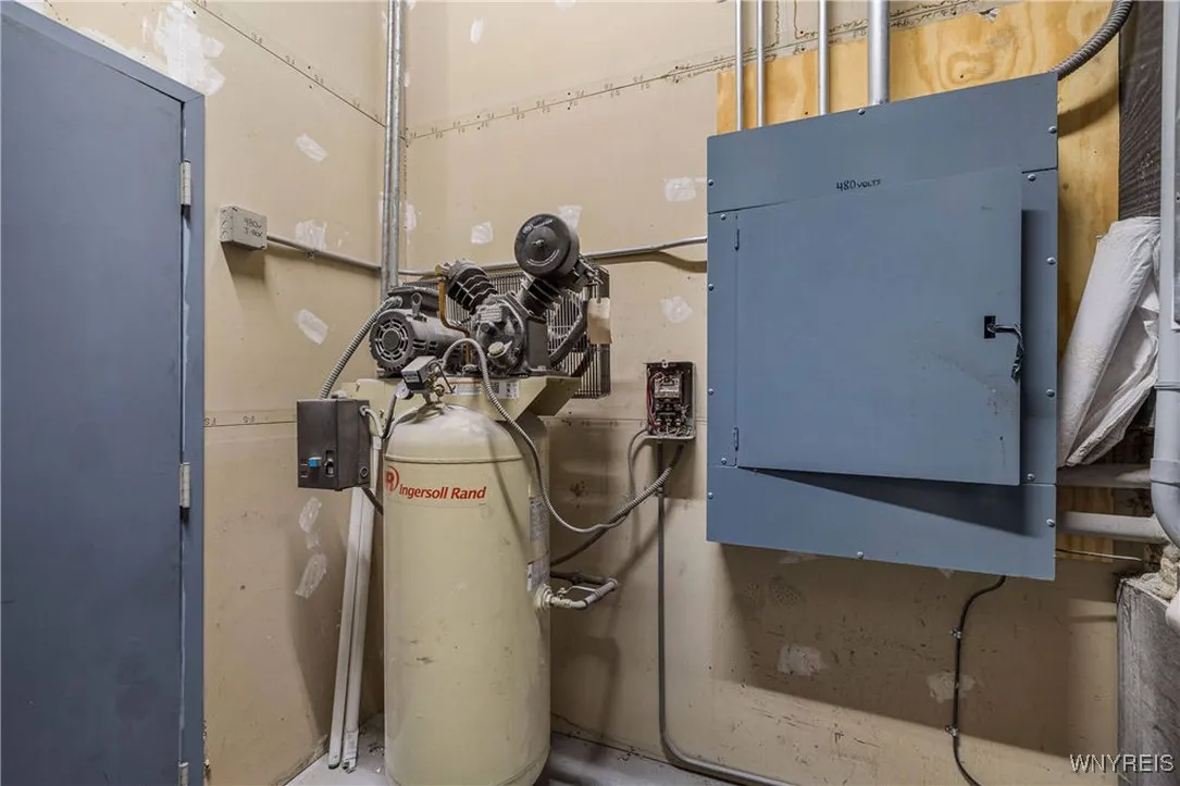 4120 Hyde Park Boulevard, Niagara Falls, New York, Niagara Falls, New York 14305, ,Commercial Lease,For Rent,4120 Hyde Park Boulevard, Niagara Falls, New York ,0,B1603496