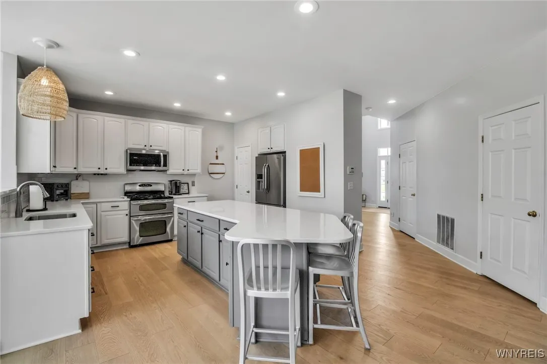 74 Graystone Lane, Orchard Park, New York 14127, Orchard Park, New York 14127, 5 Bedrooms Bedrooms, 10 Rooms Rooms,2 BathroomsBathrooms,Residential,Closed,74 Graystone Lane, Orchard Park, New York 14127,0,B1603373