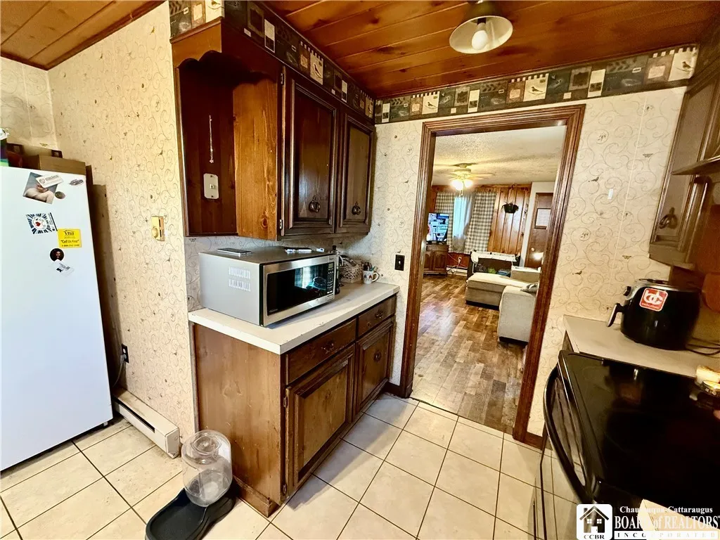 36 Pennsylvania Avenue A, Jamestown, New York 1470, Jamestown, New York 14701, 3 Bedrooms Bedrooms, 8 Rooms Rooms,2 BathroomsBathrooms,Residential,Closed,36 Pennsylvania Avenue A, Jamestown, New York 1470,0,R1603601