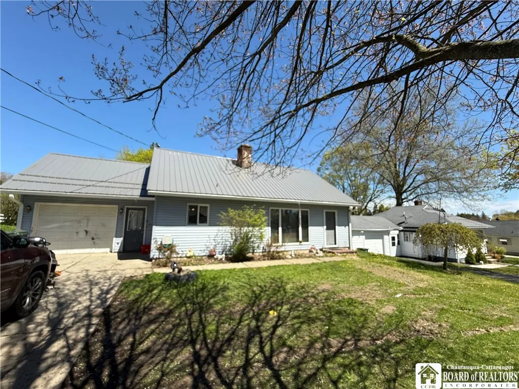 36 Pennsylvania Avenue A, Jamestown, New York 1470, Jamestown, New York 14701, 3 Bedrooms Bedrooms, 8 Rooms Rooms,2 BathroomsBathrooms,Residential,Closed,36 Pennsylvania Avenue A, Jamestown, New York 1470,0,R1603601