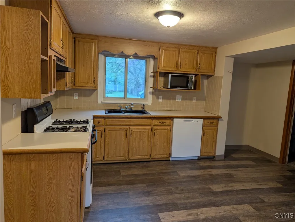 134 Malden Road, Salina, New York 13211, Salina, New York 13211, 4 Bedrooms Bedrooms, 7 Rooms Rooms,1 BathroomBathrooms,Residential,Closed,134 Malden Road, Salina, New York 13211,0,S1603633