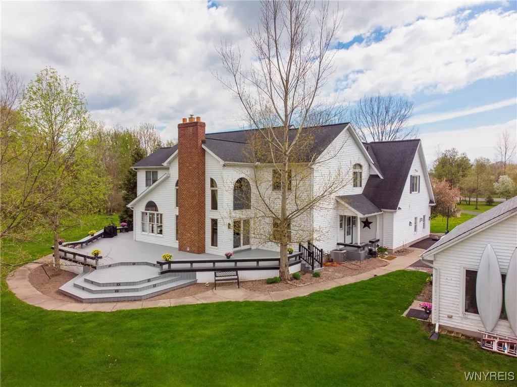 6419 Tonawanda Creek Road, Lockport-town, New York, Lockport Town, New York 14094, 4 Bedrooms Bedrooms, 10 Rooms Rooms,2 BathroomsBathrooms,Residential,Closed,6419 Tonawanda Creek Road, Lockport-town, New York,0,B1603638