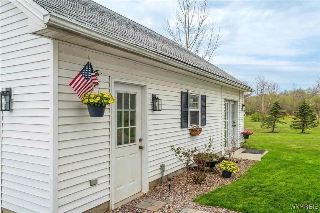 6419 Tonawanda Creek Road, Lockport-town, New York, Lockport Town, New York 14094, 4 Bedrooms Bedrooms, 10 Rooms Rooms,2 BathroomsBathrooms,Residential,Closed,6419 Tonawanda Creek Road, Lockport-town, New York,0,B1603638