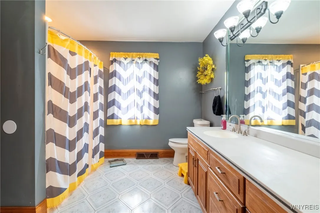 6419 Tonawanda Creek Road, Lockport-town, New York, Lockport Town, New York 14094, 4 Bedrooms Bedrooms, 10 Rooms Rooms,2 BathroomsBathrooms,Residential,Closed,6419 Tonawanda Creek Road, Lockport-town, New York,0,B1603638