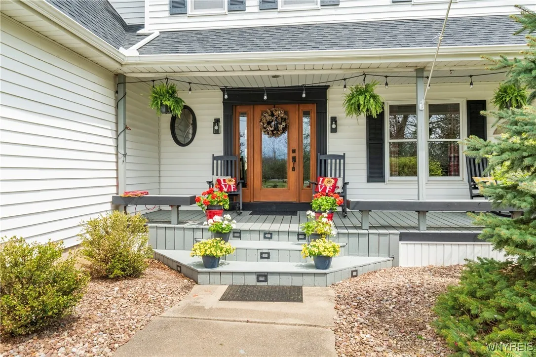 6419 Tonawanda Creek Road, Lockport-town, New York, Lockport Town, New York 14094, 4 Bedrooms Bedrooms, 10 Rooms Rooms,2 BathroomsBathrooms,Residential,Closed,6419 Tonawanda Creek Road, Lockport-town, New York,0,B1603638