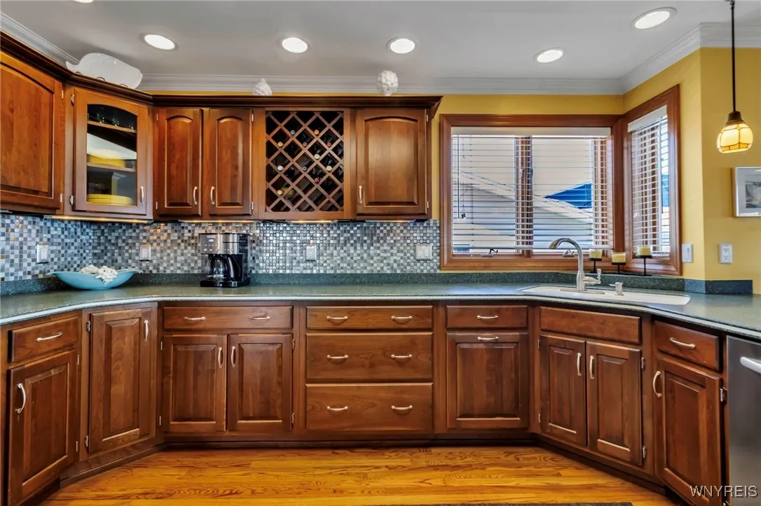 5561 Lockwood, Newfane, New York 14126, Newfane, New York 14126, 3 Bedrooms Bedrooms, 8 Rooms Rooms,3 BathroomsBathrooms,Residential,For Sale,5561 Lockwood, Newfane, New York 14126,B1603406