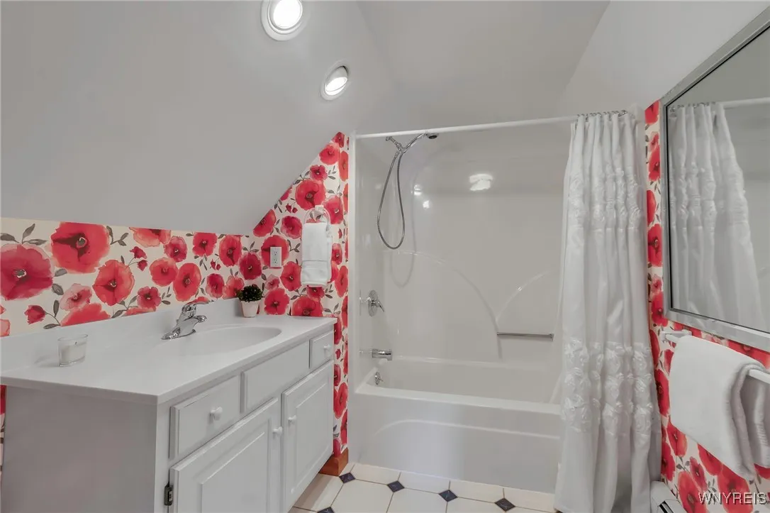 5561 Lockwood, Newfane, New York 14126, Newfane, New York 14126, 3 Bedrooms Bedrooms, 8 Rooms Rooms,3 BathroomsBathrooms,Residential,For Sale,5561 Lockwood, Newfane, New York 14126,B1603406