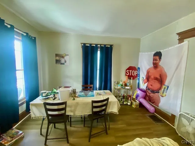 515 Euclid Avenue 17, Syracuse, New York 13210, Syracuse, New York 13210, 10 Bedrooms Bedrooms, ,4 BathroomsBathrooms,Residential,Closed,515 Euclid Avenue 17, Syracuse, New York 13210,0,S1603792