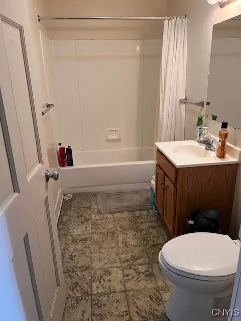 515 Euclid Avenue 17, Syracuse, New York 13210, Syracuse, New York 13210, 10 Bedrooms Bedrooms, ,4 BathroomsBathrooms,Residential,Closed,515 Euclid Avenue 17, Syracuse, New York 13210,0,S1603792