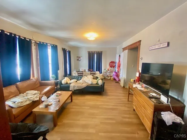 515 Euclid Avenue 17, Syracuse, New York 13210, Syracuse, New York 13210, 10 Bedrooms Bedrooms, ,4 BathroomsBathrooms,Residential,Closed,515 Euclid Avenue 17, Syracuse, New York 13210,0,S1603792