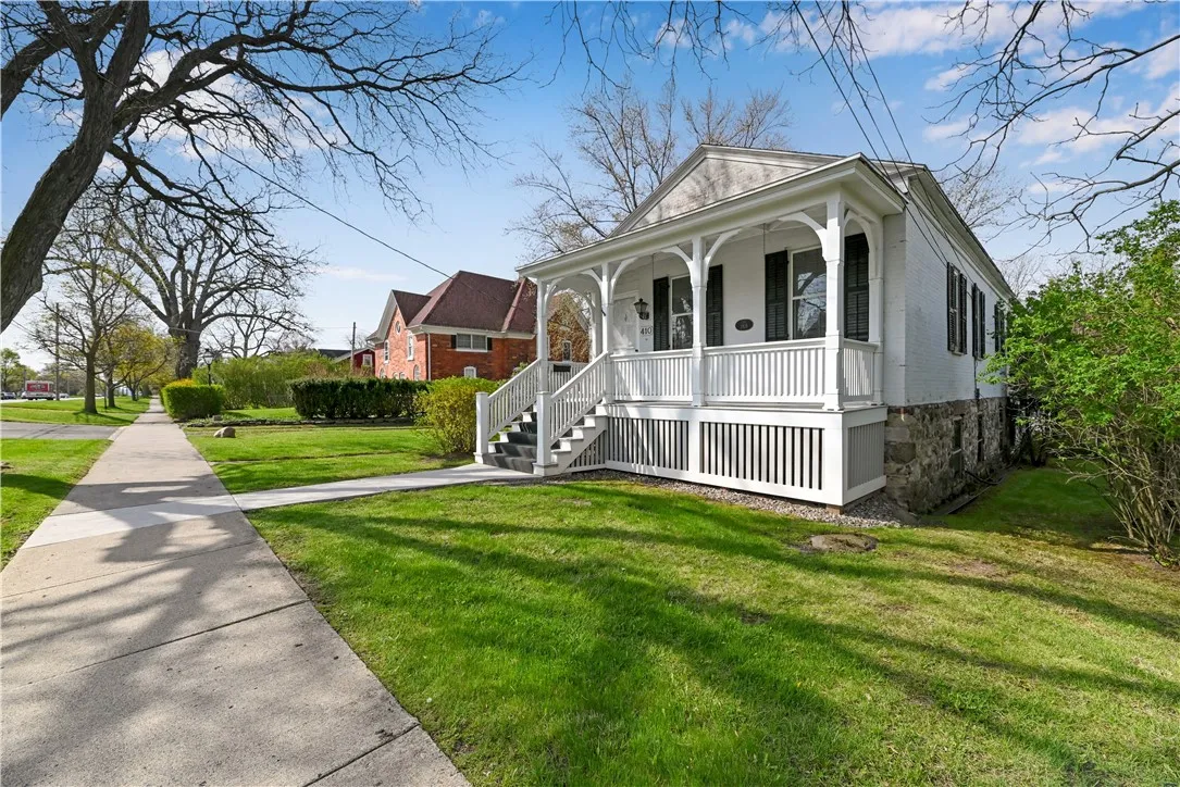 410 North Main Street, Canandaigua-city, New York, Canandaigua City, New York 14424, 4 Bedrooms Bedrooms, 7 Rooms Rooms,2 BathroomsBathrooms,Residential,Closed,410 North Main Street, Canandaigua-city, New York ,0,R1602898