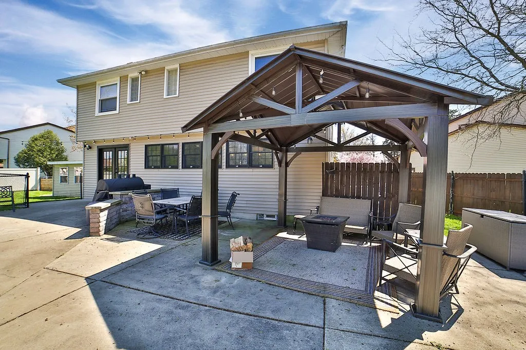 80 Forestview Court, Amherst, New York 14221, Amherst, New York 14221, 3 Bedrooms Bedrooms, 7 Rooms Rooms,2 BathroomsBathrooms,Residential,Closed,80 Forestview Court, Amherst, New York 14221,0,R1602851