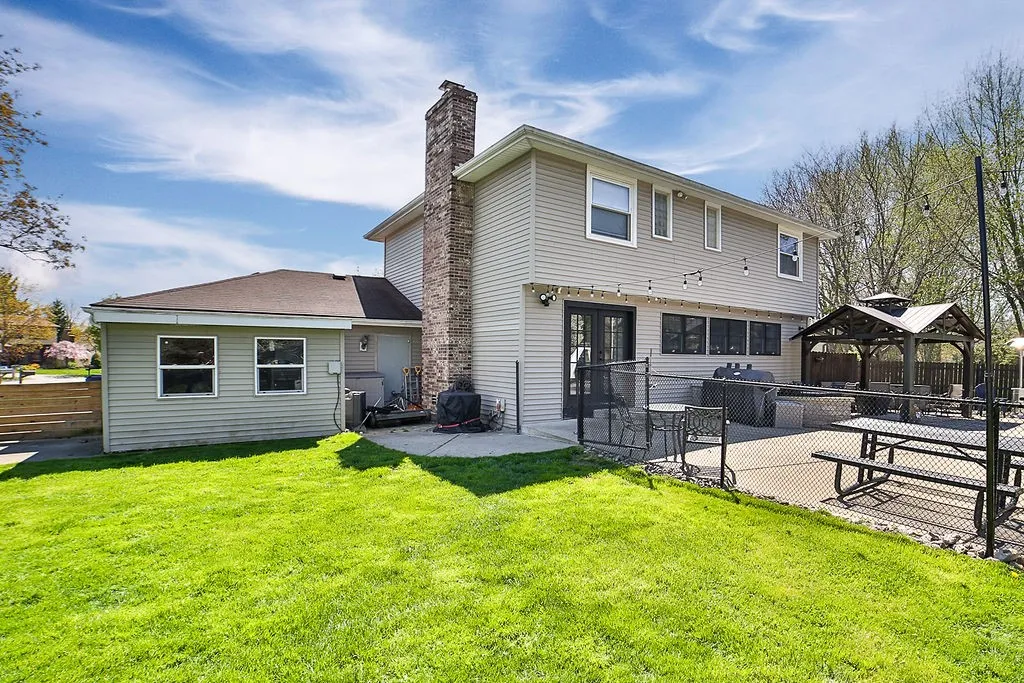 80 Forestview Court, Amherst, New York 14221, Amherst, New York 14221, 3 Bedrooms Bedrooms, 7 Rooms Rooms,2 BathroomsBathrooms,Residential,Closed,80 Forestview Court, Amherst, New York 14221,0,R1602851