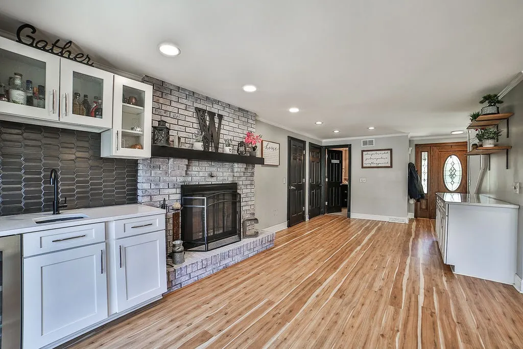 80 Forestview Court, Amherst, New York 14221, Amherst, New York 14221, 3 Bedrooms Bedrooms, 7 Rooms Rooms,2 BathroomsBathrooms,Residential,Closed,80 Forestview Court, Amherst, New York 14221,0,R1602851