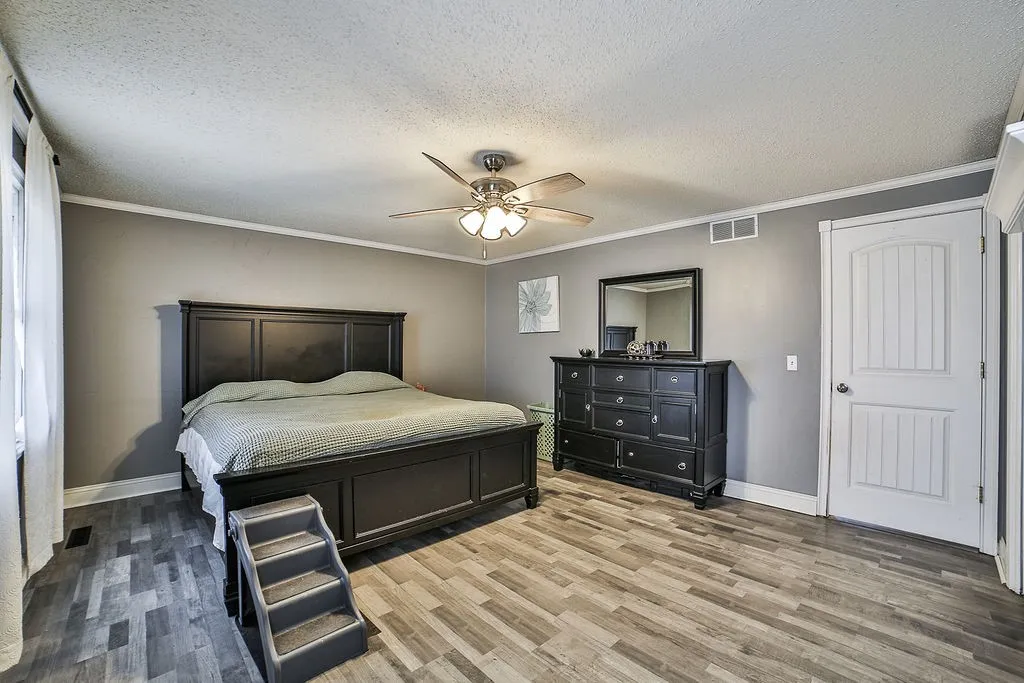 80 Forestview Court, Amherst, New York 14221, Amherst, New York 14221, 3 Bedrooms Bedrooms, 7 Rooms Rooms,2 BathroomsBathrooms,Residential,Closed,80 Forestview Court, Amherst, New York 14221,0,R1602851