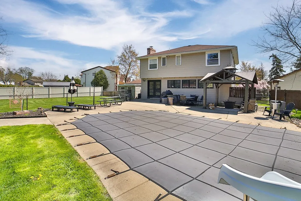 80 Forestview Court, Amherst, New York 14221, Amherst, New York 14221, 3 Bedrooms Bedrooms, 7 Rooms Rooms,2 BathroomsBathrooms,Residential,Closed,80 Forestview Court, Amherst, New York 14221,0,R1602851