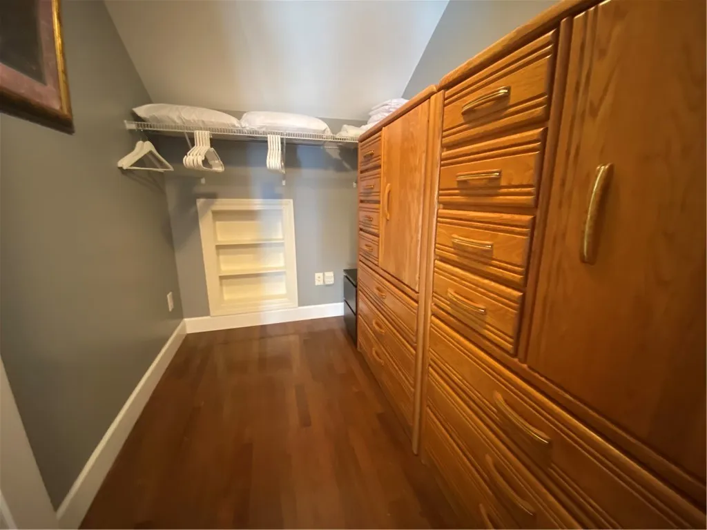 Walk In Closet