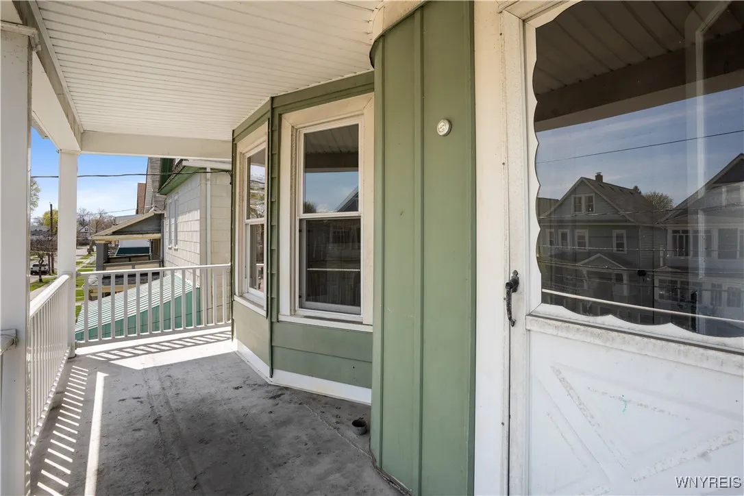 72 Pomona Place, Buffalo, New York 14210, Buffalo, New York 14210, 7 Bedrooms Bedrooms, ,2 BathroomsBathrooms,Residential,Closed,72 Pomona Place, Buffalo, New York 14210,0,B1603856