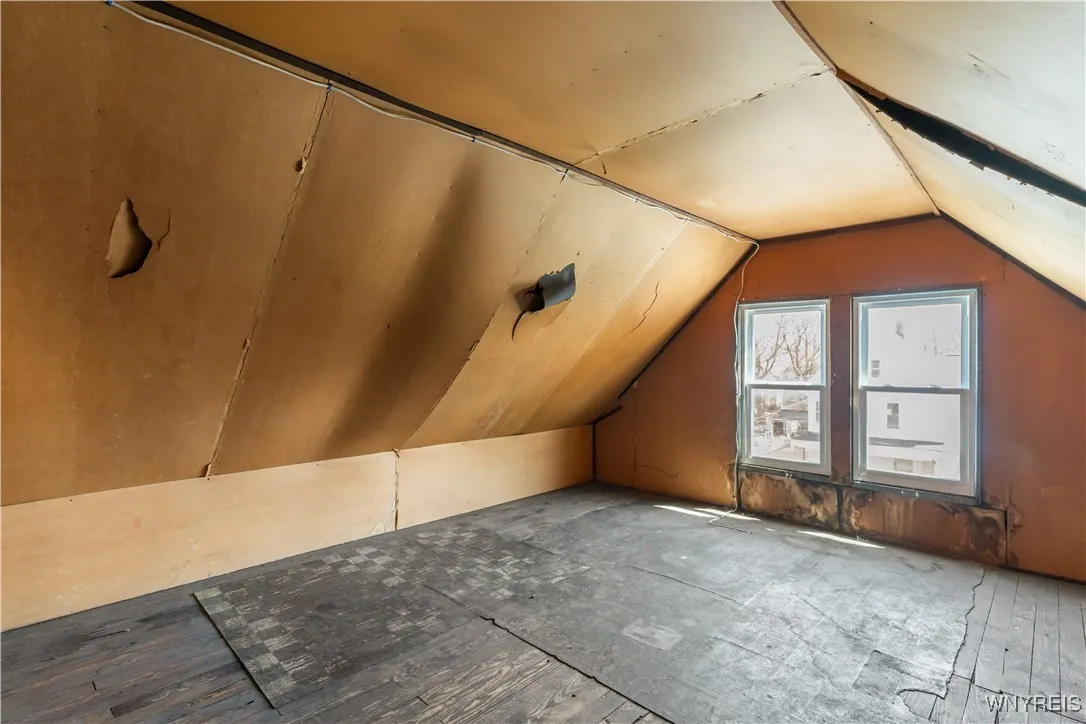 72 Pomona Place, Buffalo, New York 14210, Buffalo, New York 14210, 7 Bedrooms Bedrooms, ,2 BathroomsBathrooms,Residential,Closed,72 Pomona Place, Buffalo, New York 14210,0,B1603856